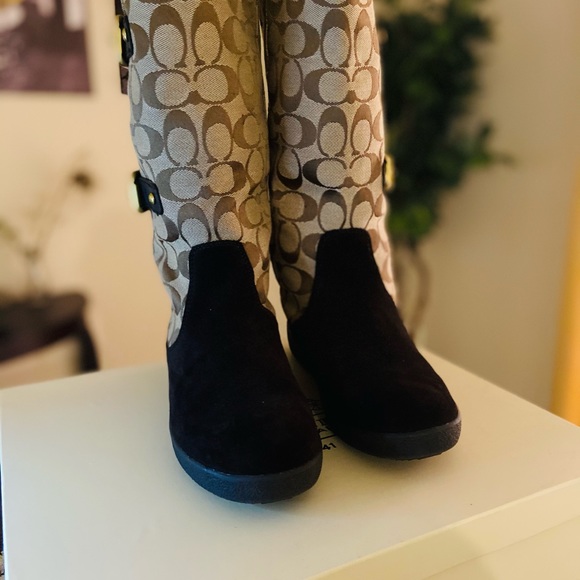 Coach Boots - Picture 2 of 4